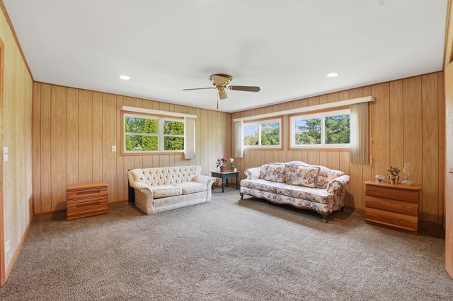 213 Edgeware Road, Elk Grove Village, IL 60007