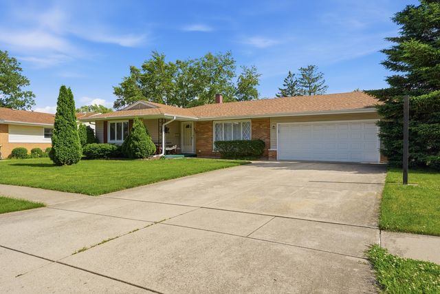 213 Edgeware Road, Elk Grove Village, IL 60007