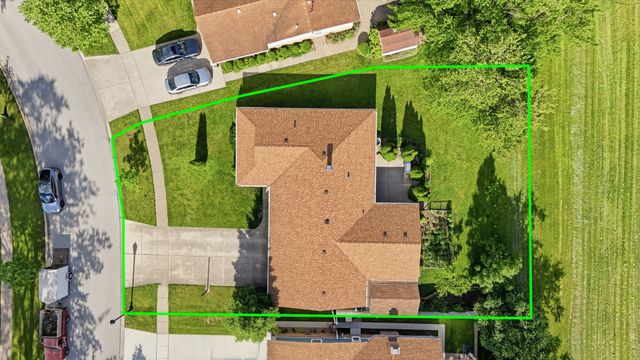 213 Edgeware Road, Elk Grove Village, IL 60007
