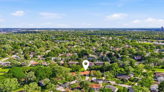 213 Edgeware Road, Elk Grove Village, IL 60007