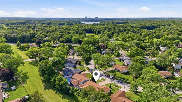 213 Edgeware Road, Elk Grove Village, IL 60007