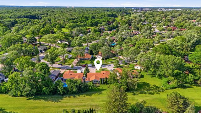 213 Edgeware Road, Elk Grove Village, IL 60007