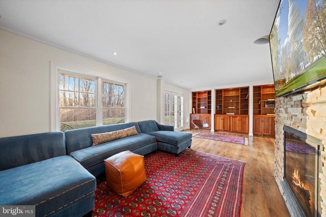 8505 HORSESHOE LN, Potomac, MD 20854