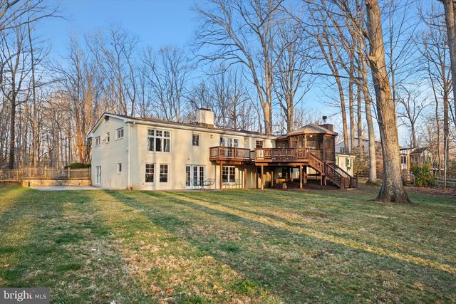 8505 HORSESHOE LN, Potomac, MD 20854