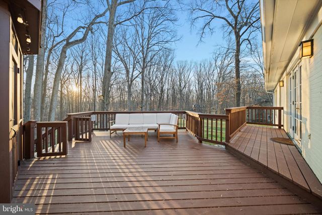 8505 HORSESHOE LN, Potomac, MD 20854