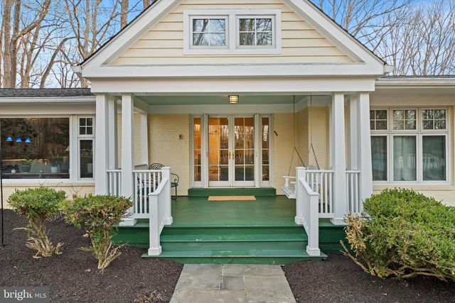 8505 HORSESHOE LN, Potomac, MD 20854