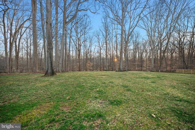 8505 HORSESHOE LN, Potomac, MD 20854