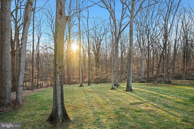 8505 HORSESHOE LN, Potomac, MD 20854
