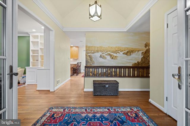 8505 HORSESHOE LN, Potomac, MD 20854