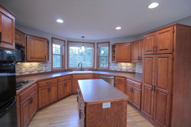 27230 Bayshore Drive, Isanti, MN 55040