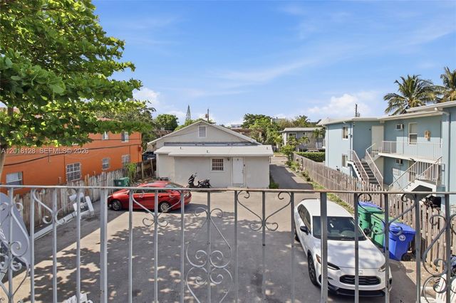 1035 NW 5th St 4, Miami, FL 33128