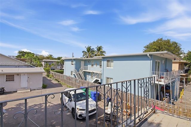 1035 NW 5th St 4, Miami, FL 33128