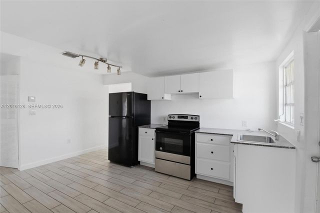 1035 NW 5th St 4, Miami, FL 33128