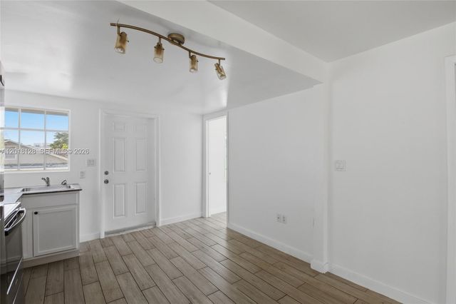1035 NW 5th St 4, Miami, FL 33128
