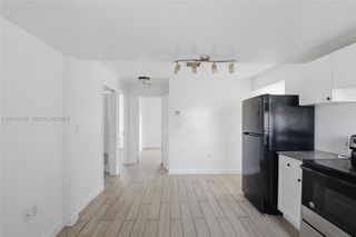 1035 NW 5th St 4, Miami, FL 33128