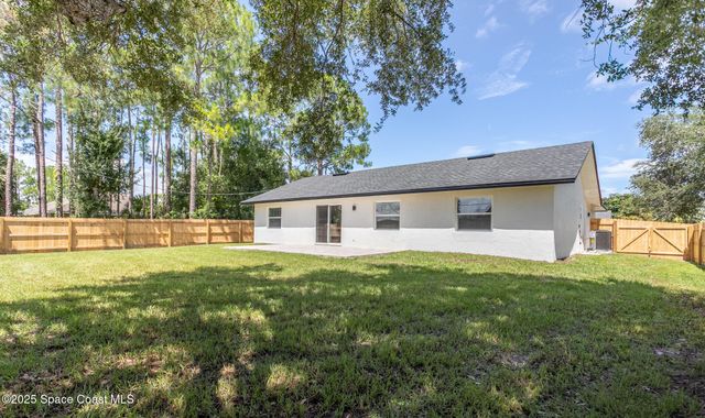1670 Heartwellville Street NW, Palm Bay, FL 32907