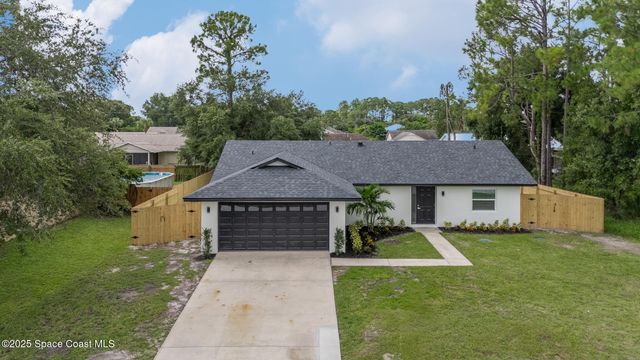 1670 Heartwellville Street NW, Palm Bay, FL 32907