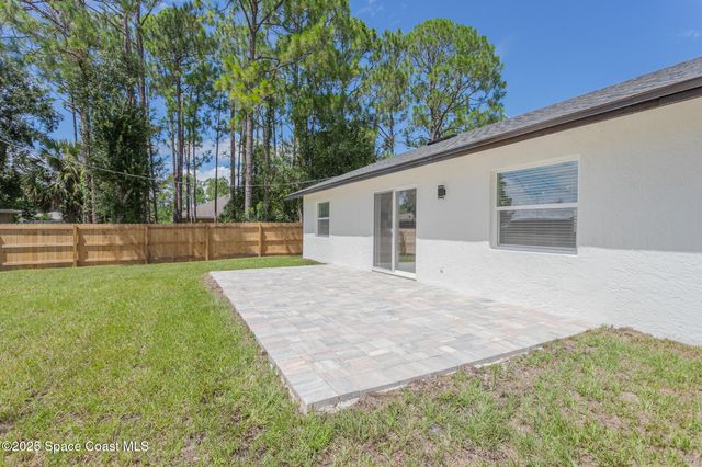1670 Heartwellville Street NW, Palm Bay, FL 32907