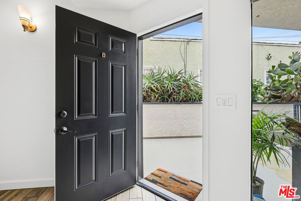 1802 20th Street B, Santa Monica, CA 90404 — photo 2