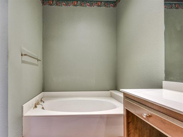 3600 Chestnut Ridge Road, Oklahoma City, OK 73120