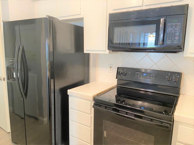 13014 Leader Street 936, Houston, TX 77072