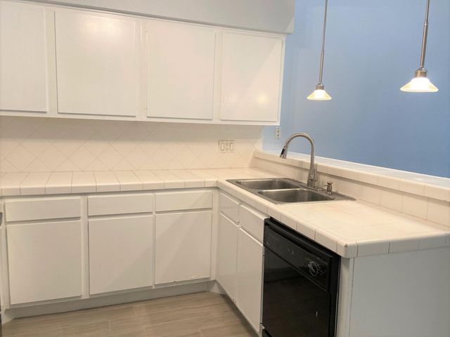 13014 Leader Street 936, Houston, TX 77072