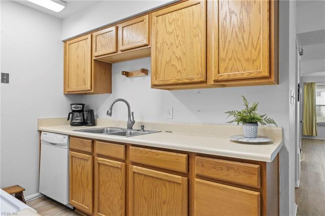 136 Tower DR, Virginia Beach, VA 23462