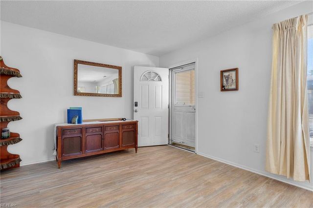 136 Tower DR, Virginia Beach, VA 23462