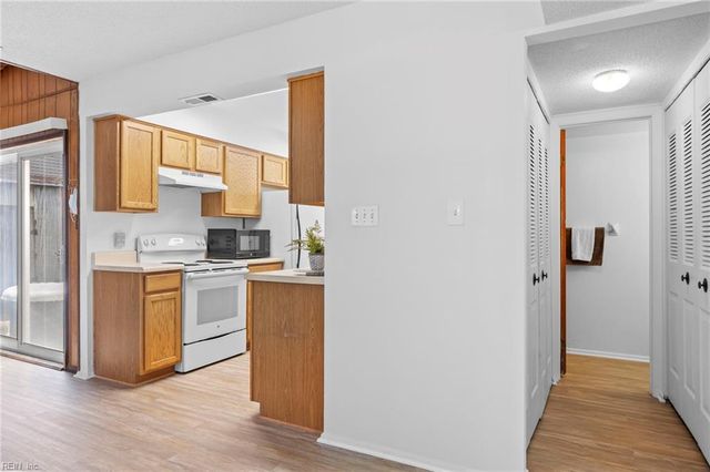 136 Tower DR, Virginia Beach, VA 23462
