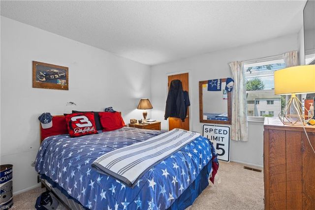 136 Tower DR, Virginia Beach, VA 23462