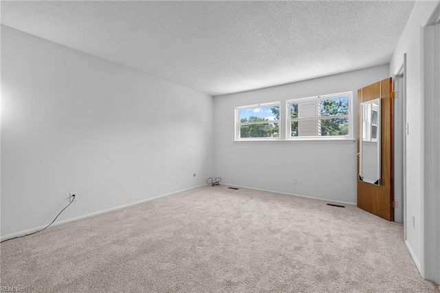 136 Tower DR, Virginia Beach, VA 23462