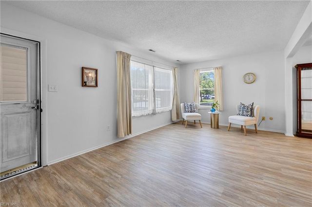 136 Tower DR, Virginia Beach, VA 23462