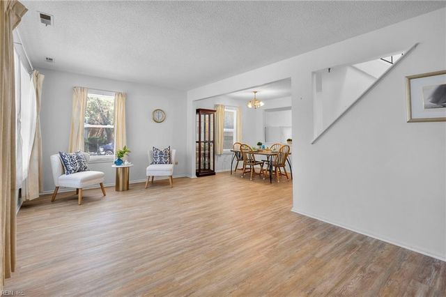 136 Tower DR, Virginia Beach, VA 23462