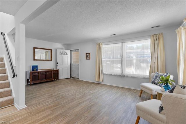 136 Tower DR, Virginia Beach, VA 23462