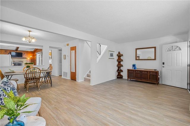 136 Tower DR, Virginia Beach, VA 23462