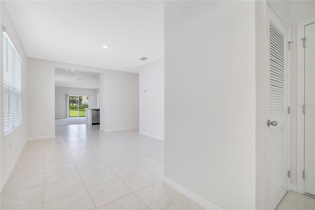 2539 AVALON PARK BOULEVARD, Tavares, FL 32778