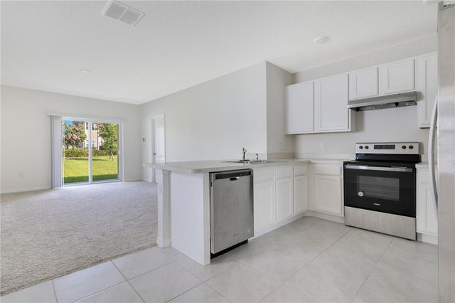 2539 AVALON PARK BOULEVARD, Tavares, FL 32778