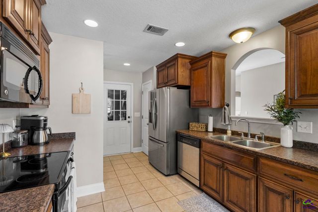217 Ellington Court, Perry, GA 31069