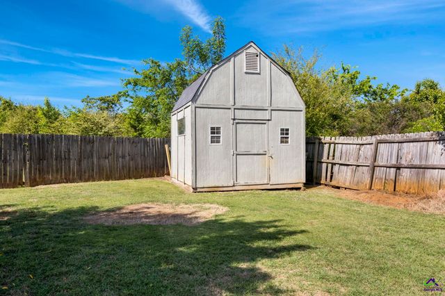 217 Ellington Court, Perry, GA 31069