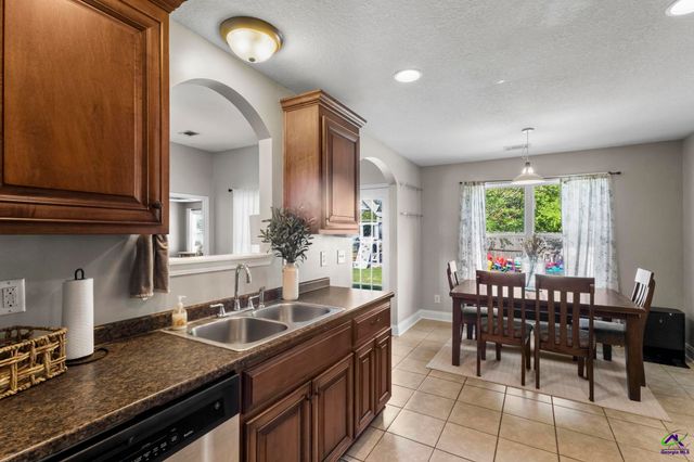 217 Ellington Court, Perry, GA 31069