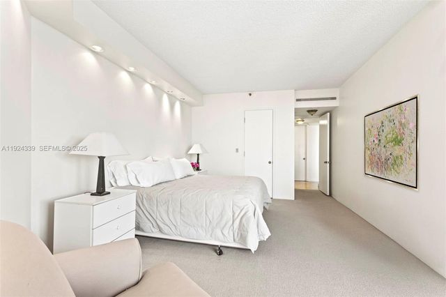 19500 Turnberry Way 26-C, Aventura, FL 33180