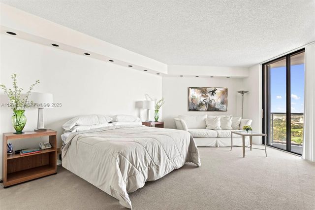 19500 Turnberry Way 26-C, Aventura, FL 33180