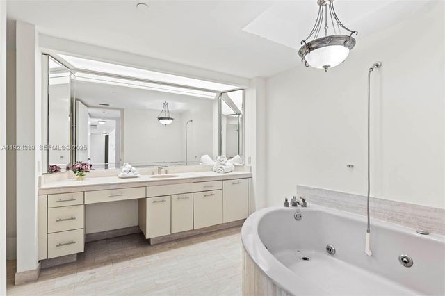 19500 Turnberry Way 26-C, Aventura, FL 33180