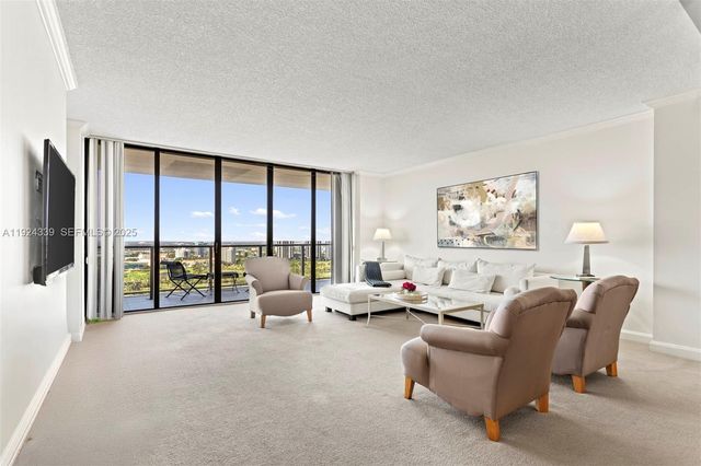 19500 Turnberry Way 26-C, Aventura, FL 33180