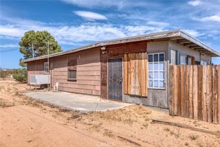 2121 Cambria, Landers, CA 92285