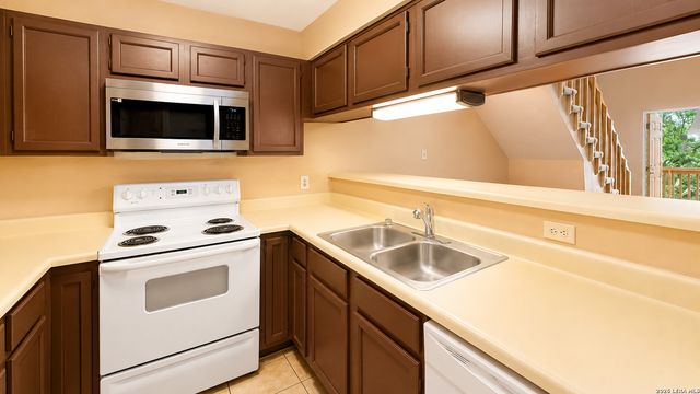 10527 Perrin Beitel Rd Apt D206, San Antonio, TX 78217