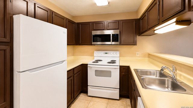10527 Perrin Beitel Rd Apt D206, San Antonio, TX 78217