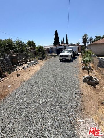 1222 E 18th Street, Bakersfield, CA 93305