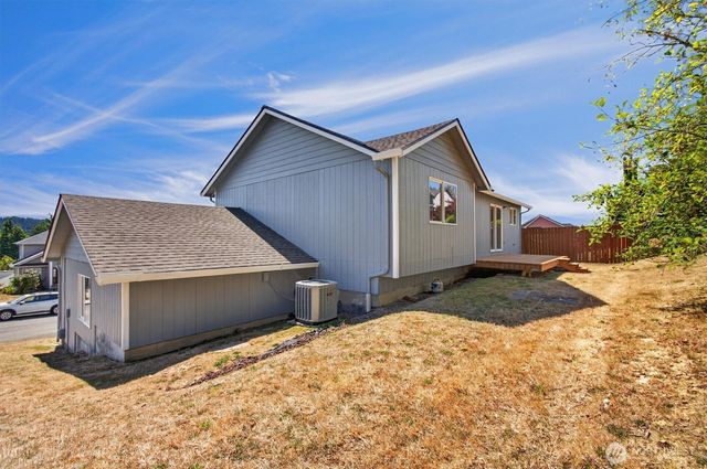 2701 Glen More Street, Kelso, WA 98626