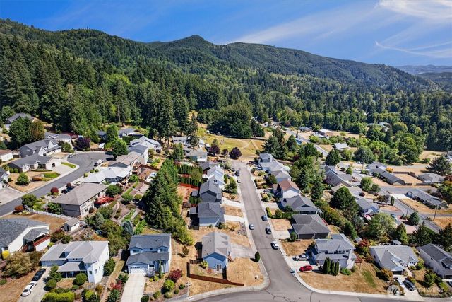 2701 Glen More Street, Kelso, WA 98626